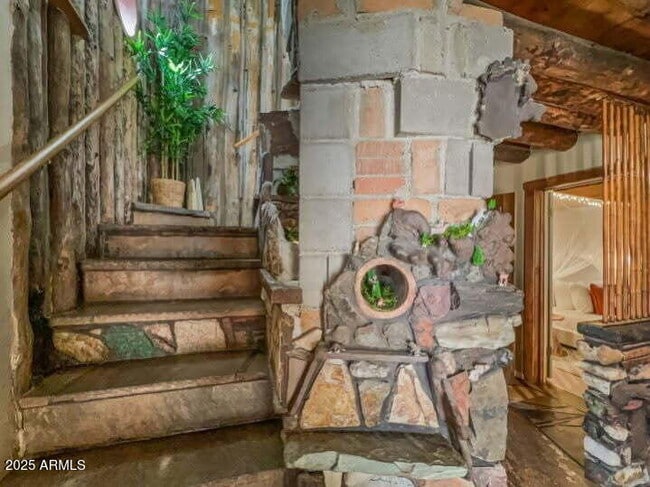 Photo - 100 E Glade Ln