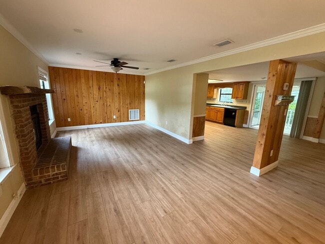Building Photo - 2 Story Home in Heatherwood
