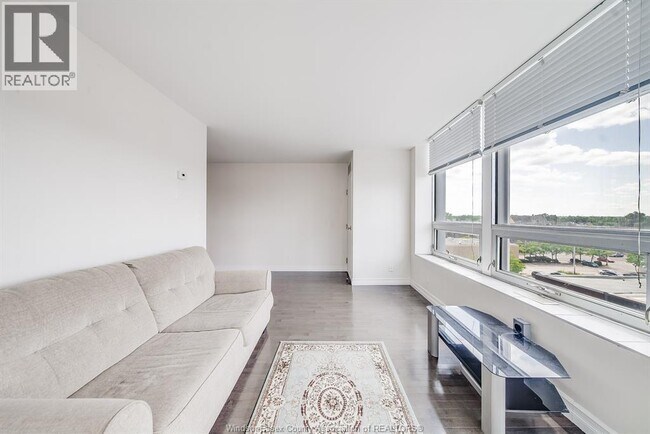 Photo - 540 Ouellette Ave Unit 5B