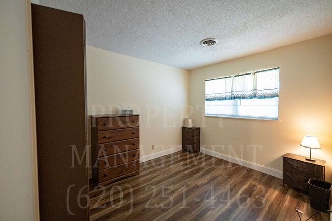 Photo - Charming 2-Bedroom Oasis in the Heart of Coffeyville Unit Apartment E