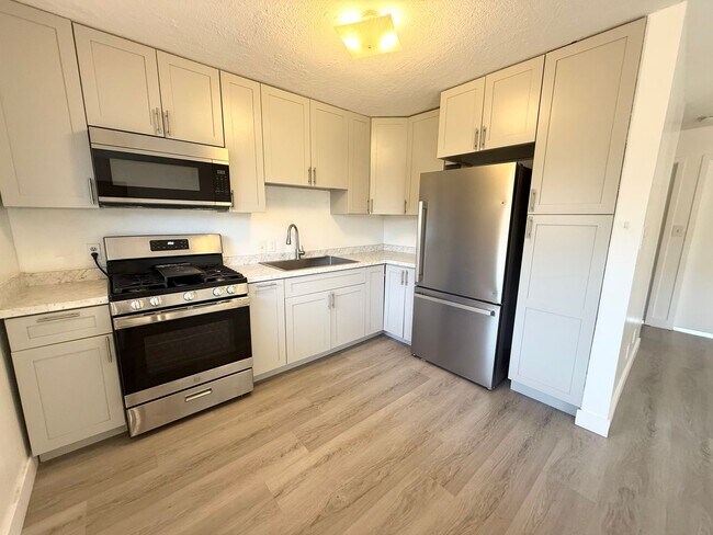 Photo - MOVE IN READY! 2 Bd, 1 Ba in Hillside Villa- Salt Lake