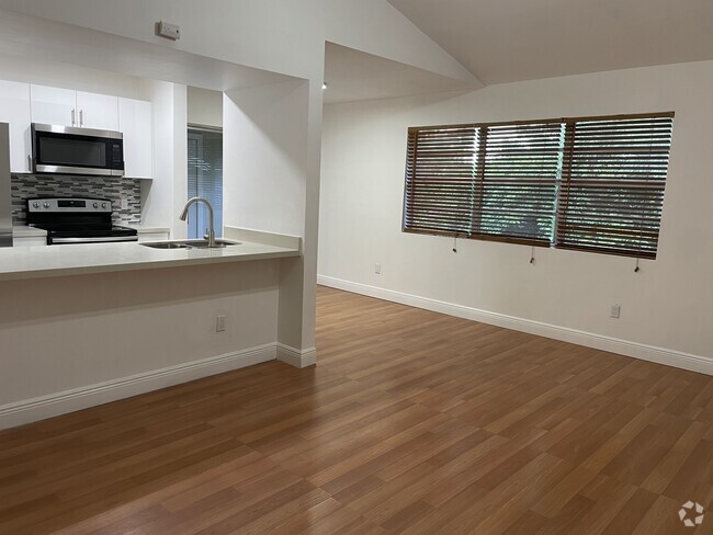 Building Photo - 15325 SW 106th Ter Unit 618 Rental