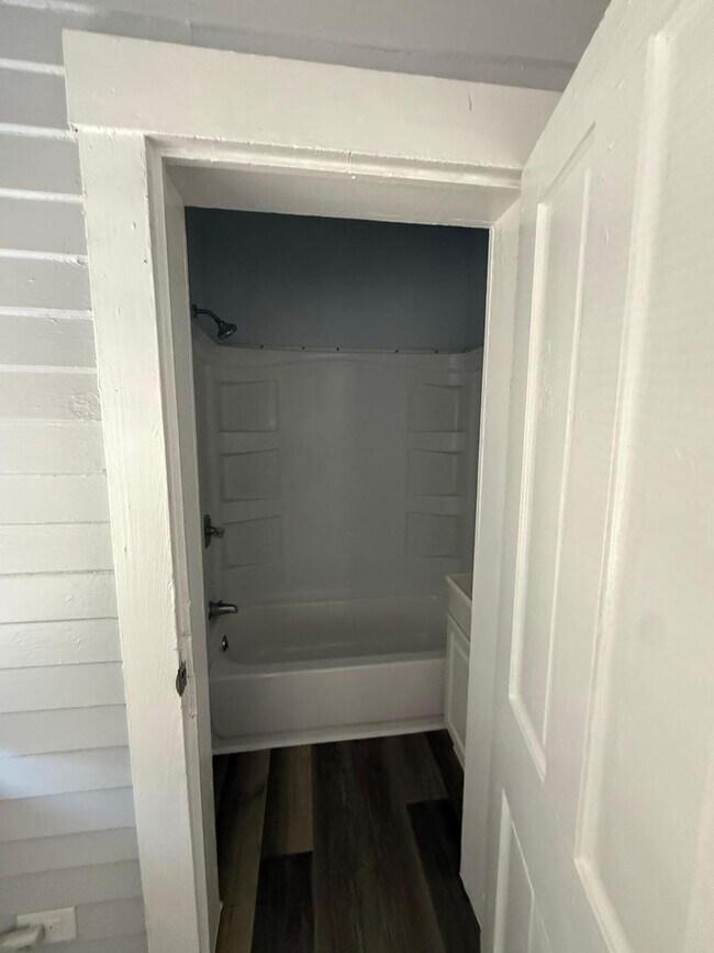 Photo - 140 E 5th St Unit 140 E 5t St  3