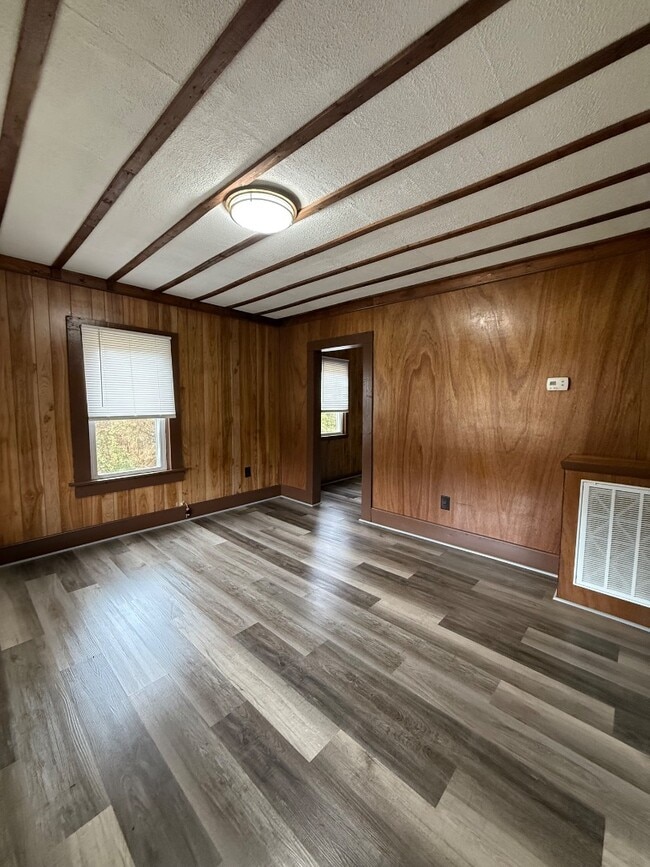 Photo - 221 Valley Pike Rd