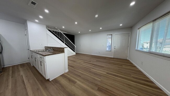 Photo - 3532 Rainbow Ln