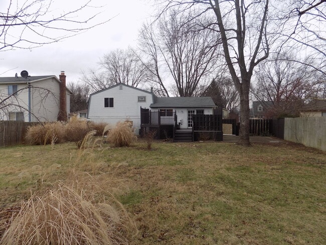 Photo - 3377 Hunt Club Road North