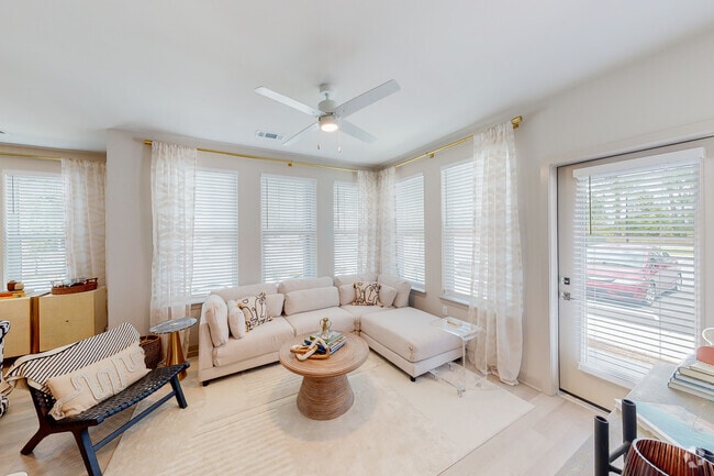 Unit 107 B2 2BD 2BD 1,279 SF