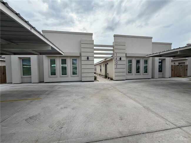 Building Photo - 1401 Beverly Ave Unit 1 Rental