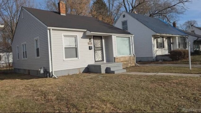 Photo - 21338 Pembroke Ave