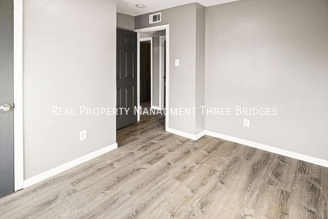 Photo - 2857 Dawnview Dr