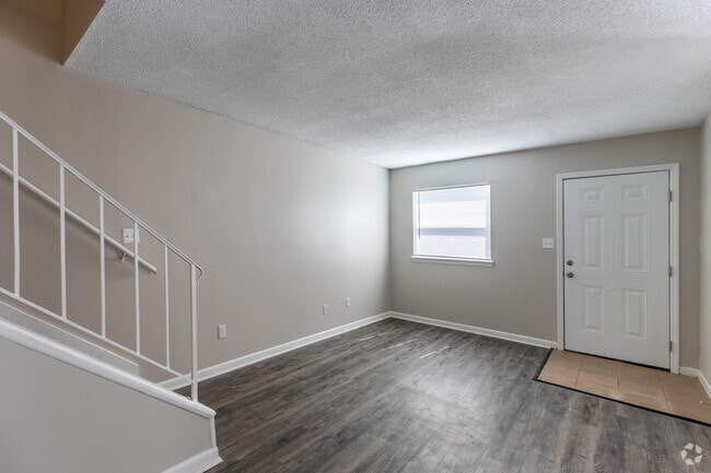 2BR, 1,5BA - 1.215SF - Stone Brooke Apartments Homes