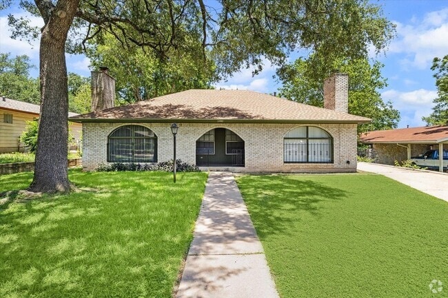 Building Photo - 8514 Dryfield Dr Unit A Rental