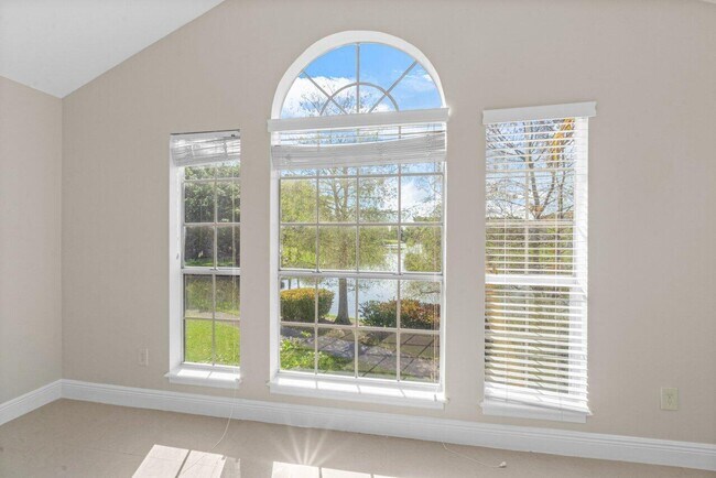 Photo - 1165 Crystal Way Unidad J