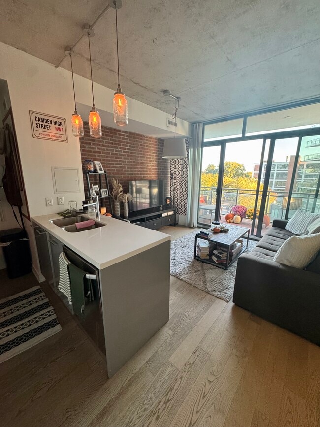 Photo - 1290 Dundas St E Unit 510