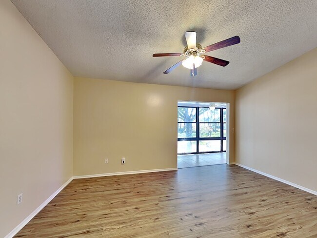 Photo - 2758 Oak Park Way Unit 201