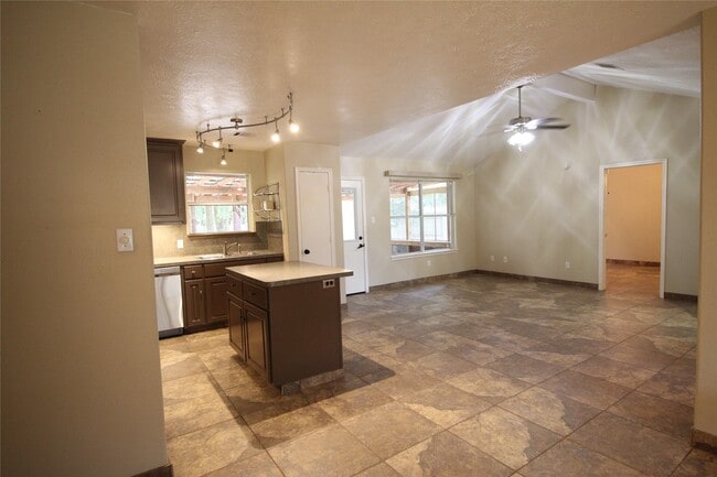 Photo - 16405 Sun View Ln