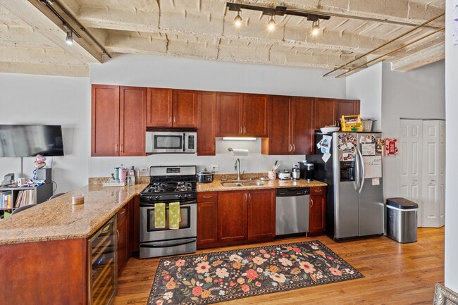 Photo - 809 E 40th St Unit 4-3