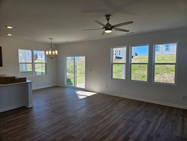 Photo - Wonderful Home! 4br 2.5Ba w/ 2 car garage!...