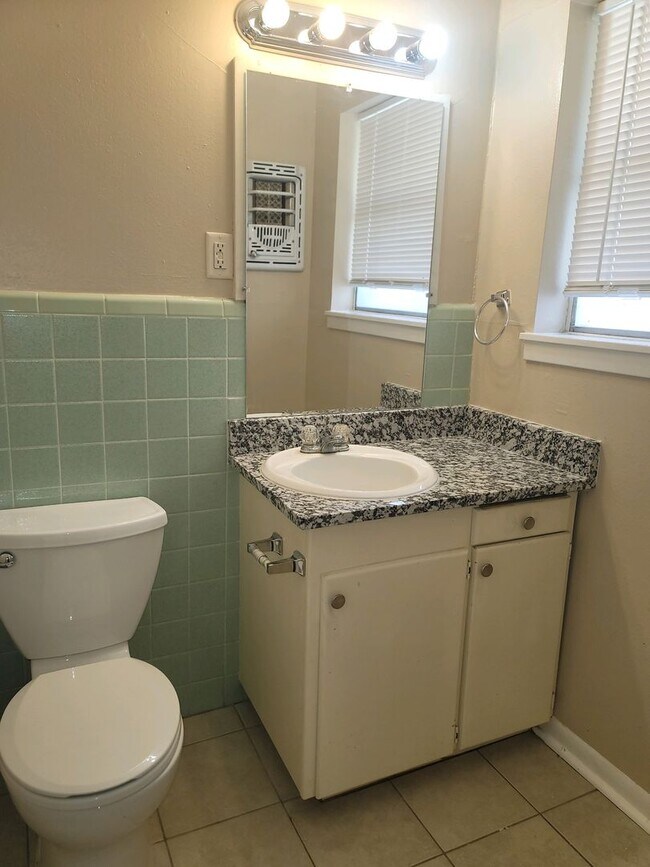 Photo - 4 Bedroom 2 Bath in The Avenues