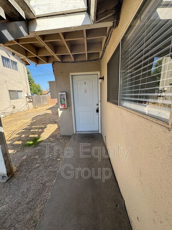 Building Photo - 624 N Garden St Unit C Rental