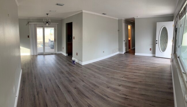 Photo - 5601 SE 3rd Pl