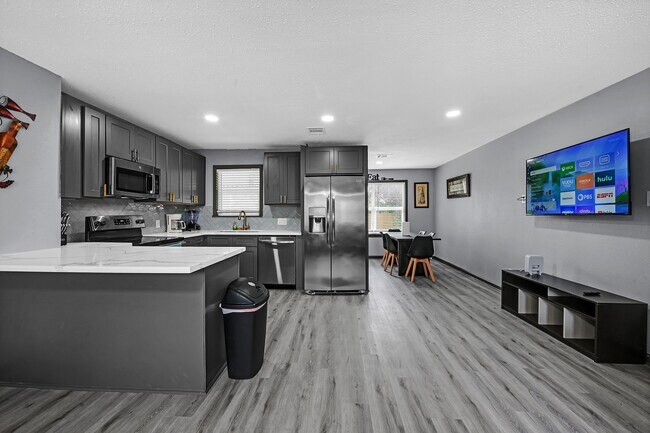 Photo - 4406 Edison St
