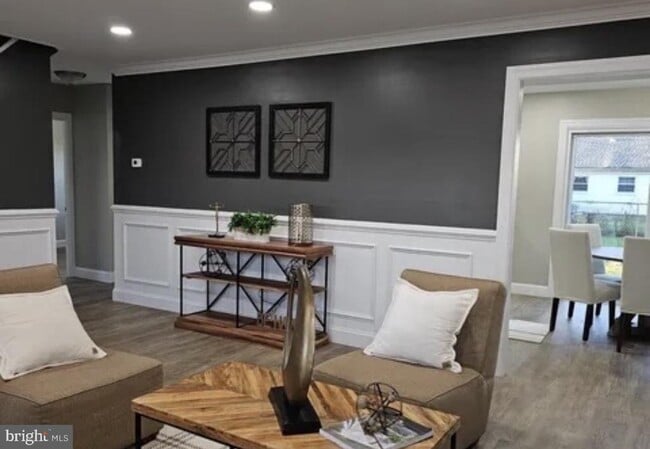 Photo - 89 Hampshire Ln