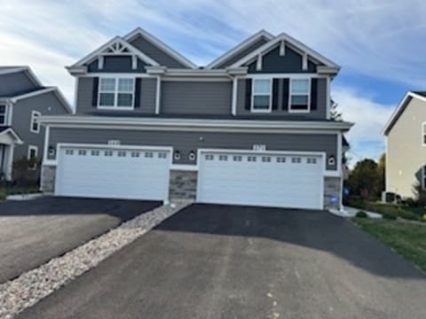 Building Photo - 271 Charlestowne Lakes Dr