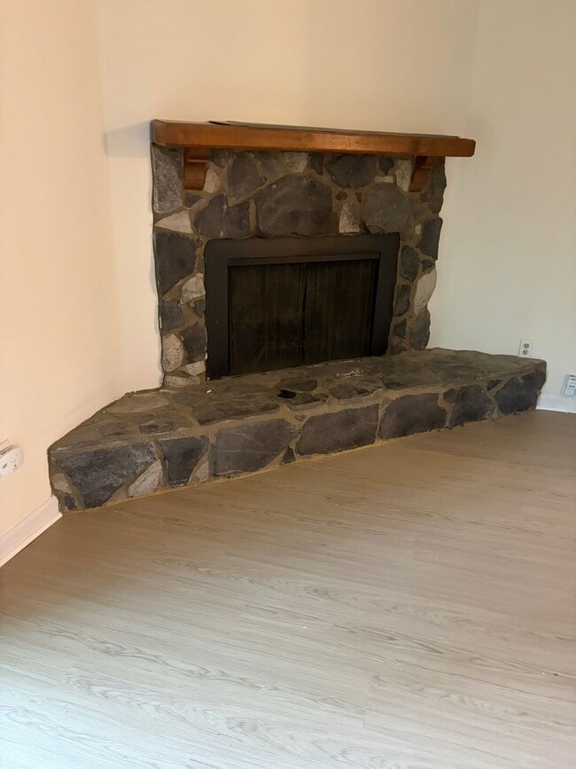 Building Photo - 4804-4806 Unit 4806