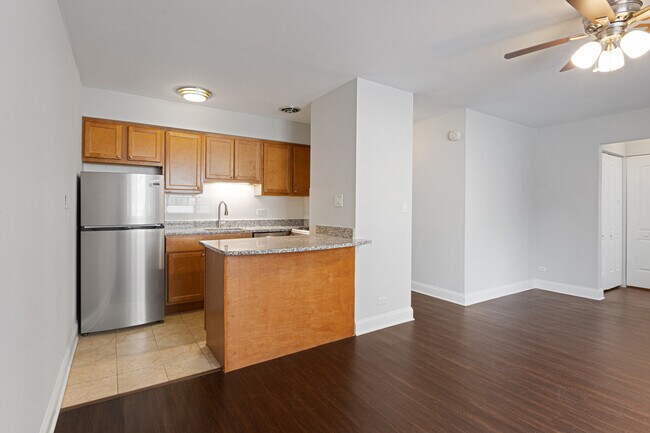 Photo - 5534 N Kenmore Ave