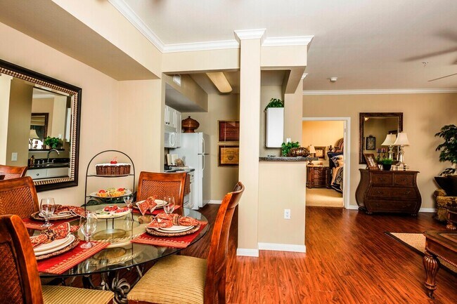 Photo - Experience the Difference of High-End Living! Unidad BDW