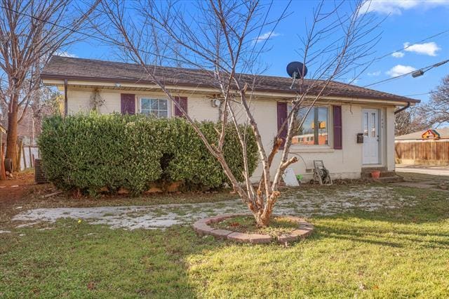 Building Photo - 104 E 6th St