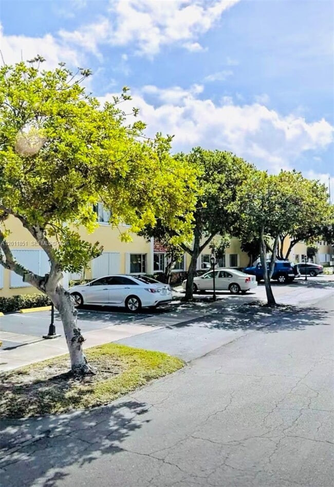 Photo - 5840 NE 22nd Way Unit 728