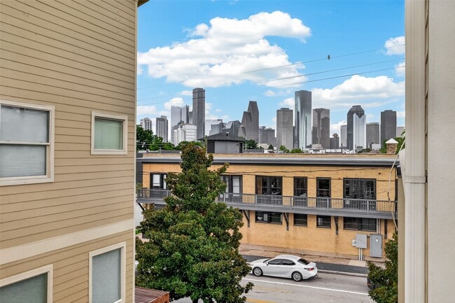 Photo - 1510 Crockett St