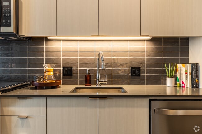 1BR, 1BA - 511SF