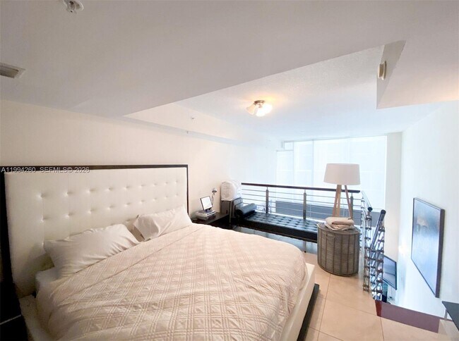 Photo - 41 SE 5th St Unit 1006