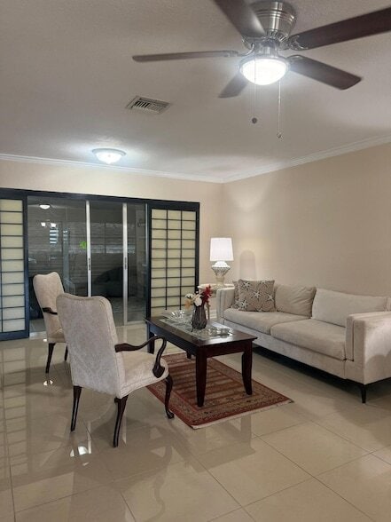 Photo - 5775 Fernley Dr W