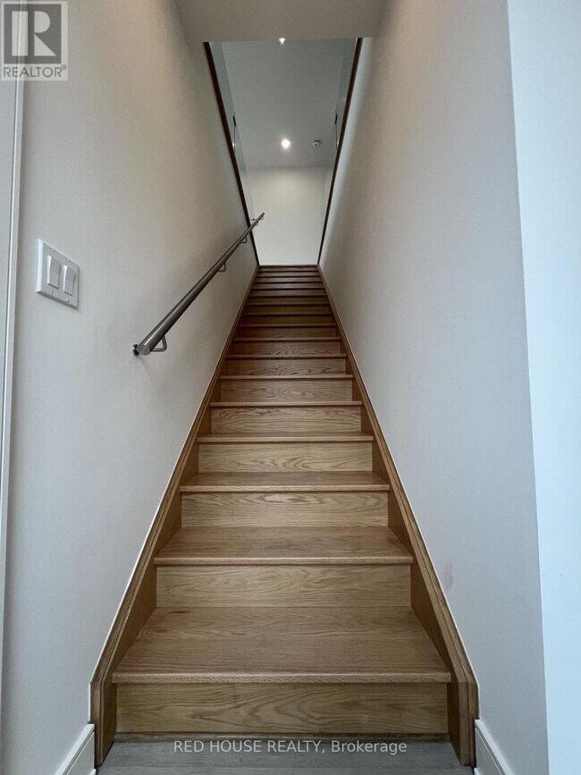 Photo - 176 Everett Cmn