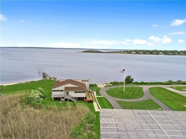Photo - 10 Sea Breeze Ln