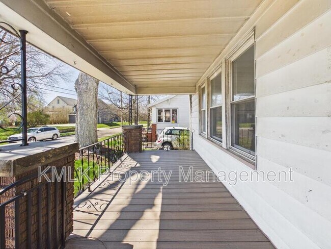 Photo - 429 Lovisa St