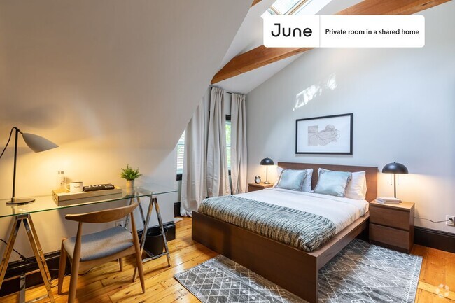 Building Photo - Private bedroom in 5 bed/2 bath Home