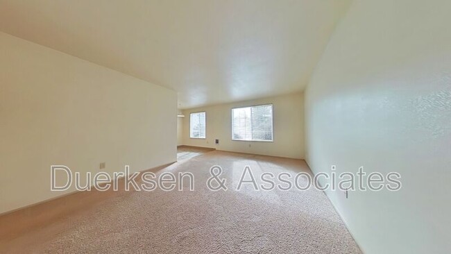 Photo - 355 SE Lilly Ave Condominio Unidad #B