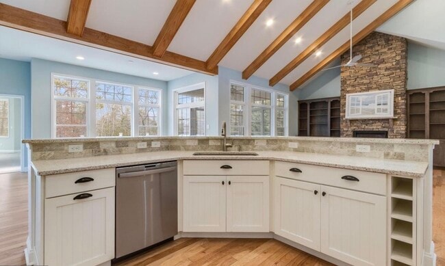 Photo - 33916 Darlington St