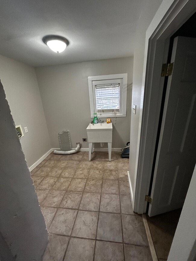 Photo - 518 E 13th Ave