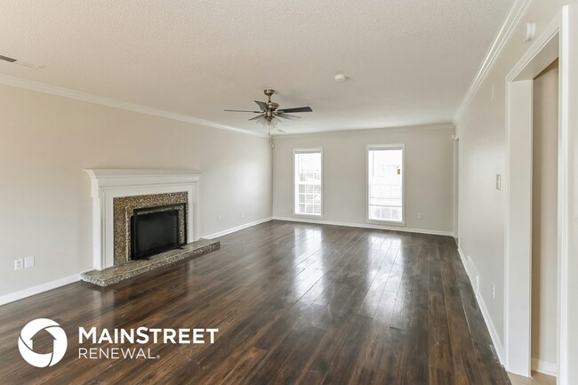 Photo - 4815 Beaconfield Cove