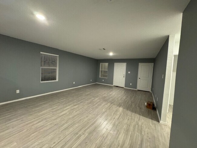 Photo - 7010 Solar Rdg