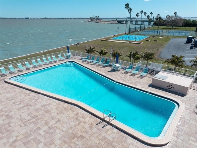 Photo - 8 Glencoe Pl Unit 105