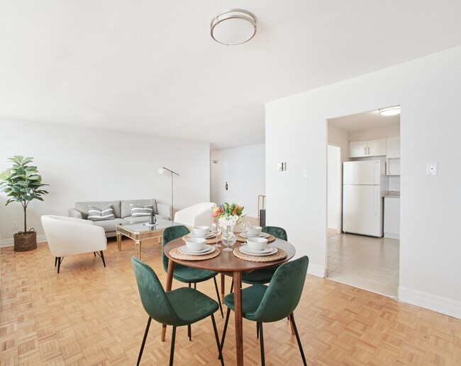 Building Photo - 1BD - FULLY RENOVATED WITH AC - PRIME ET... Unit 1 BD