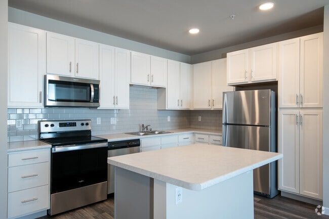 3BR, 2.5BA - 1393SF