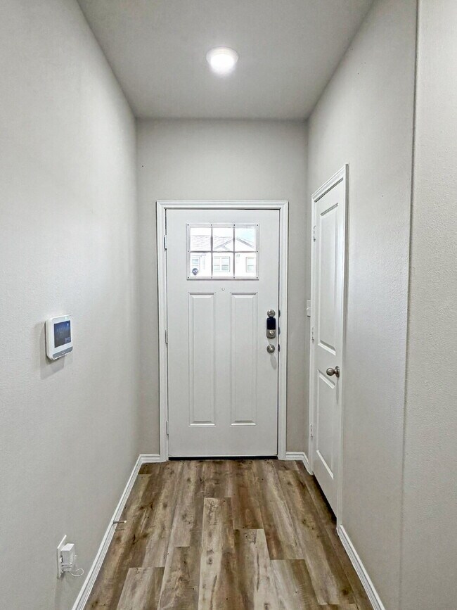 127 Damon Dv